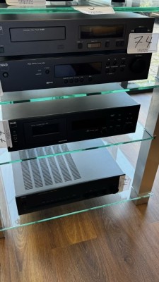 1 HiFi-Ablage, bestehend aus: